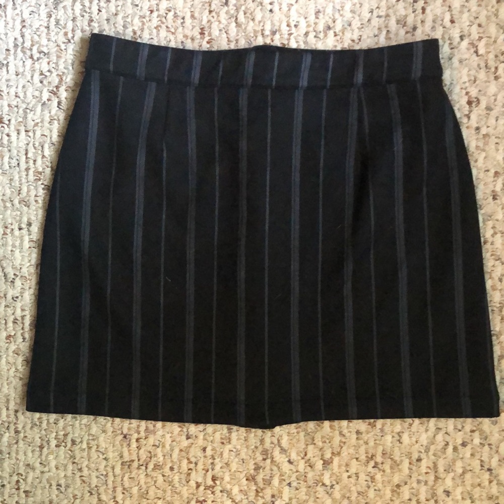 Button Up Mini Skirt - Picture 3 of 4